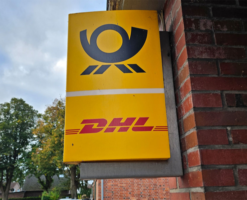 Bild des Postschildes der Postfiliale in Sülfeld